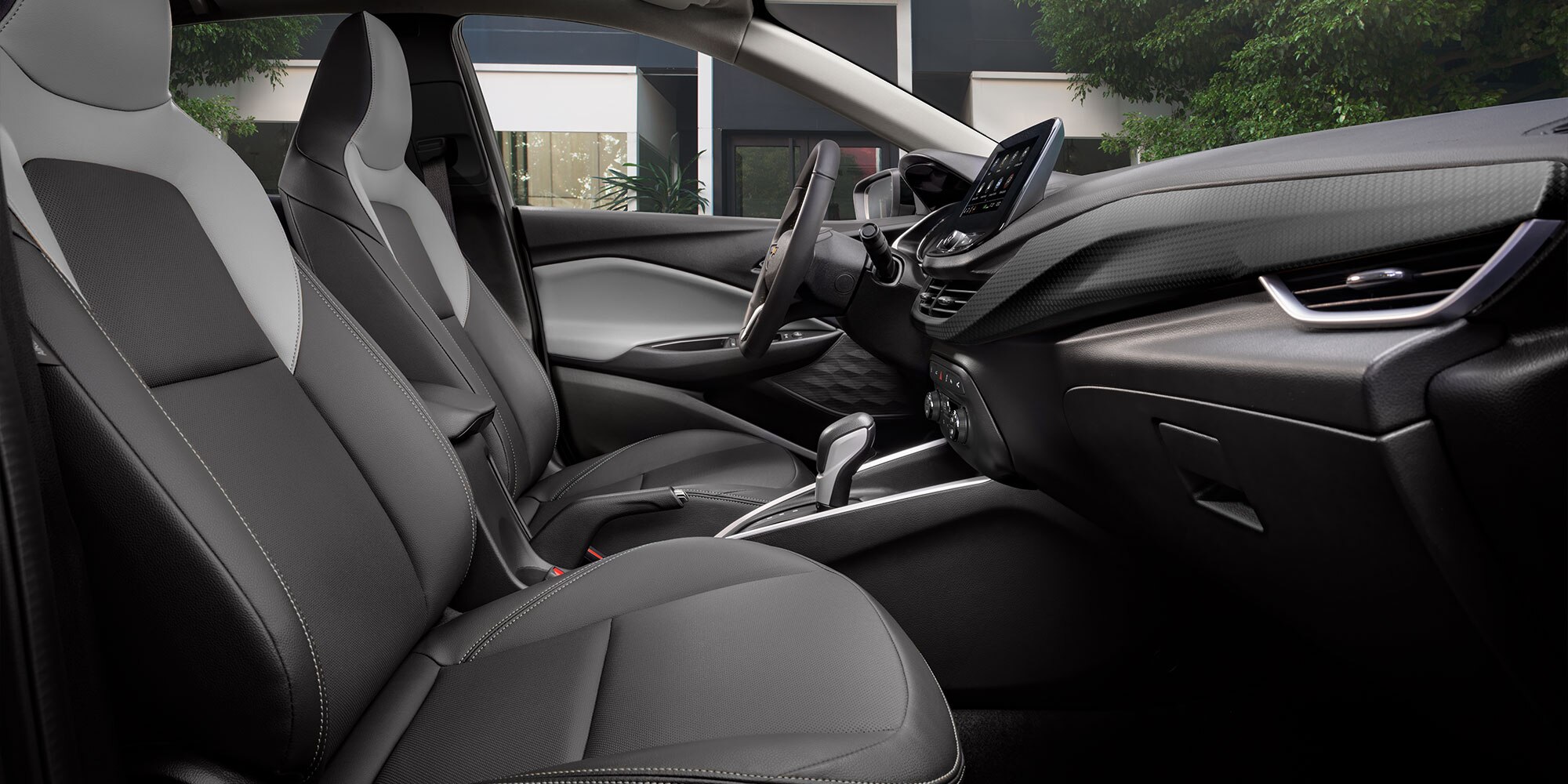 Asientos delanteros tipo cubo y abatibles 60/40 para Chevrolet Onix 2025, sedán