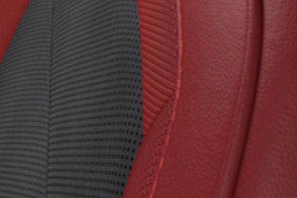 Color chip Backen Black y Adrenaline Red de Chevrolet Blazer EV 2025